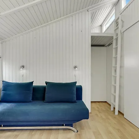 1 Bedroom Awesome In בית נופש *